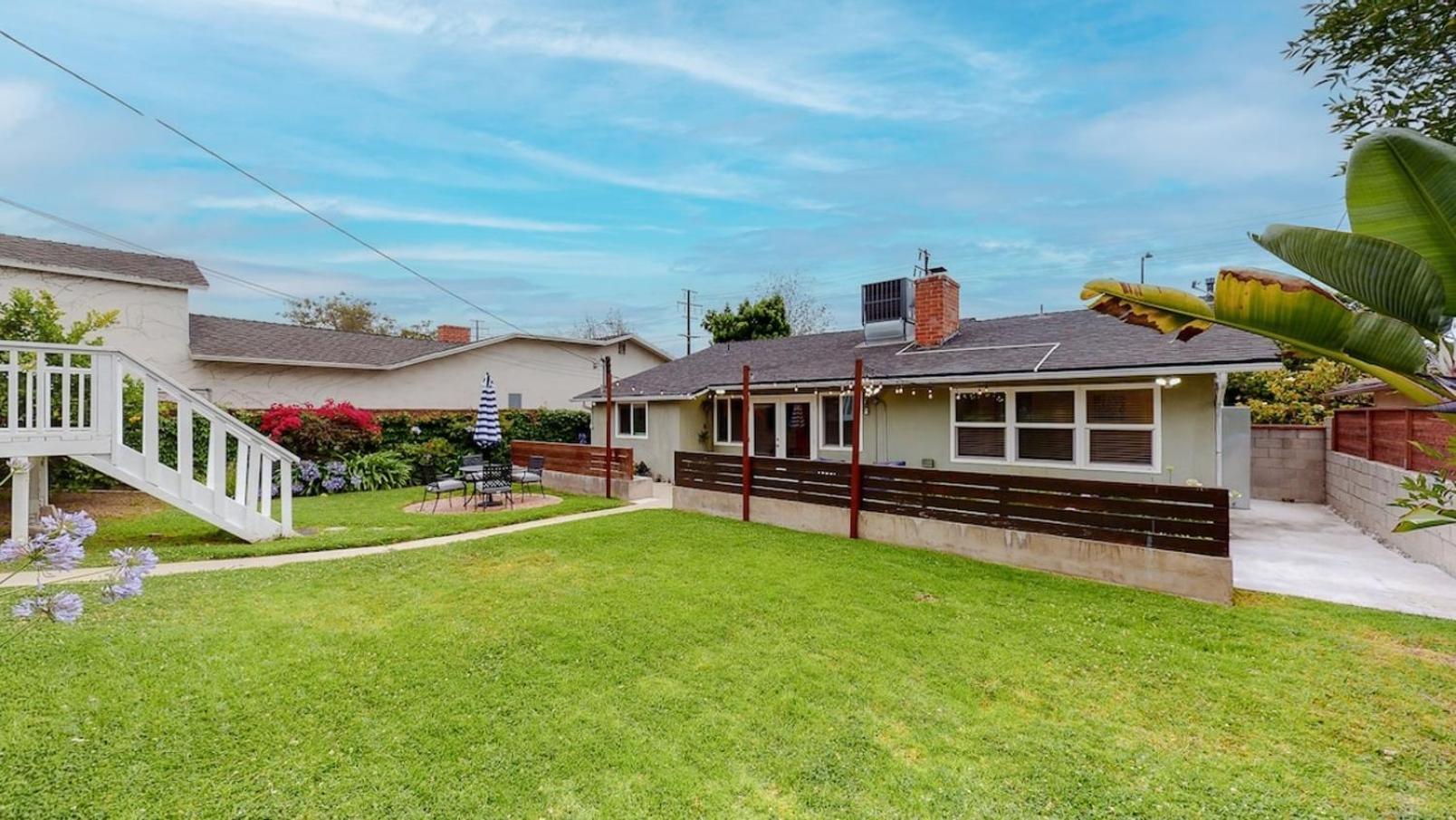 Holiday home Stunning 3br Prime La Area Near Beach *